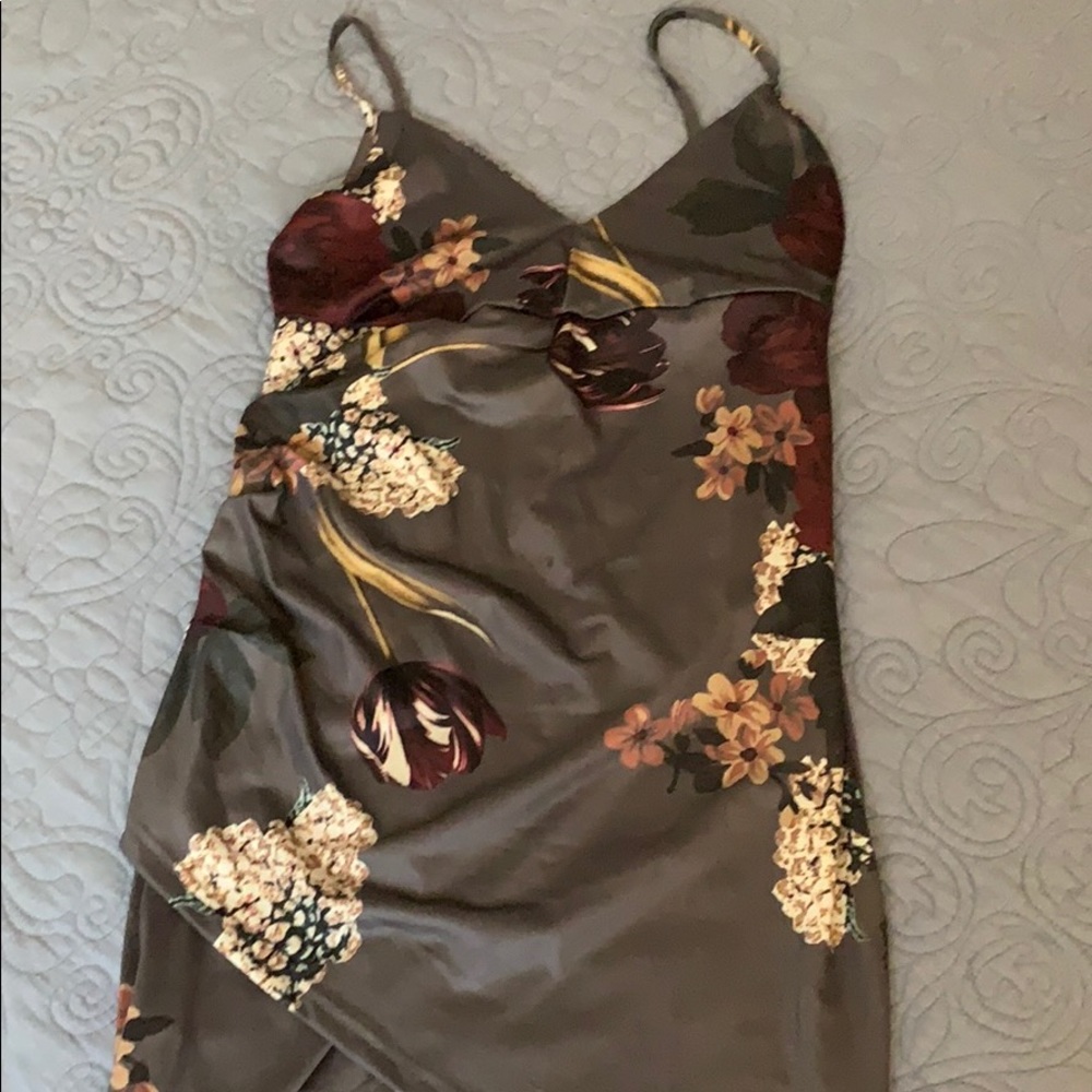 Flower print summer dress.